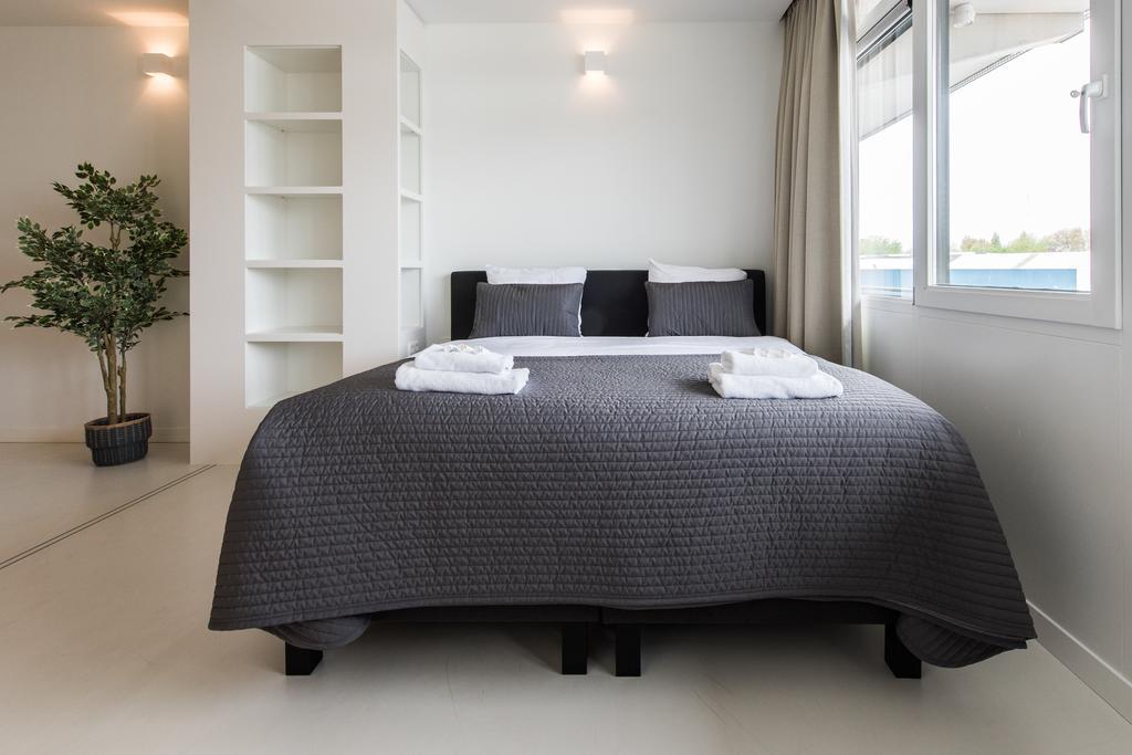 Short Group Houthavens Serviced Ámsterdam